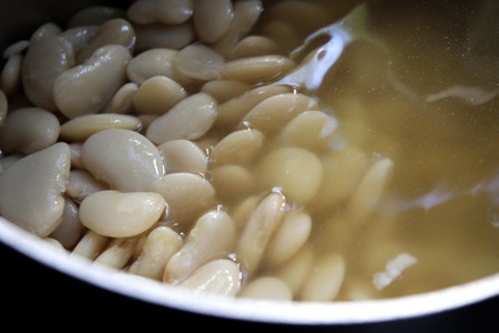 garlic-scented lima beans