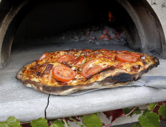 pizza oven, wood burning pizza