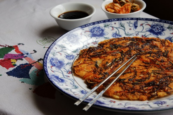 bindaetteok with dipping sauce