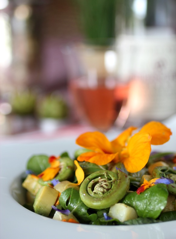 wine pairing edible flowers with rosé