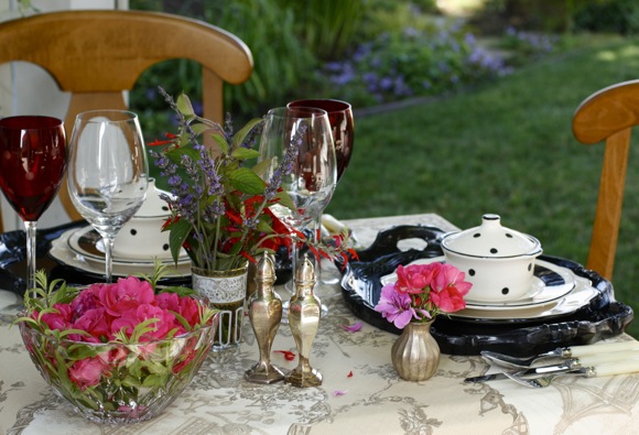 summer-table-setting, garden table