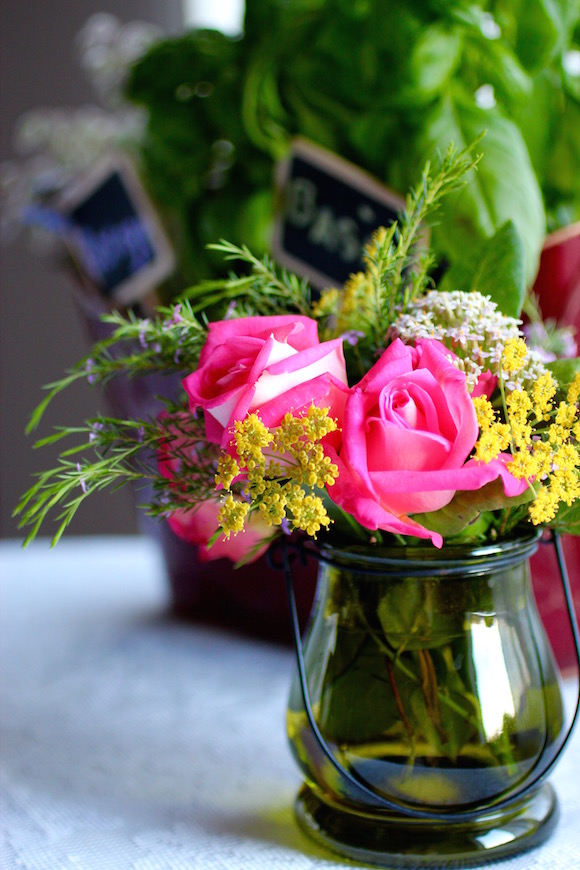 casual bouquet of roses, fennel flowers, yarrow, and Mexican heather