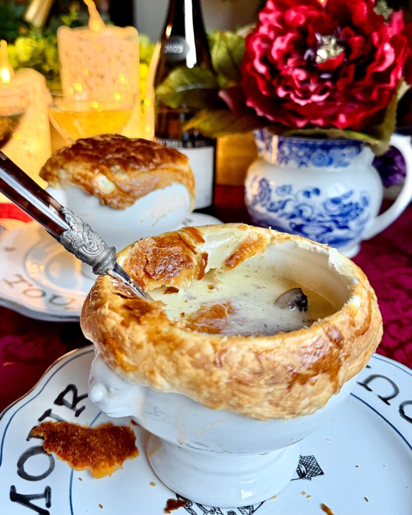 Soupe de Volaille à la Truffe en Croûte
